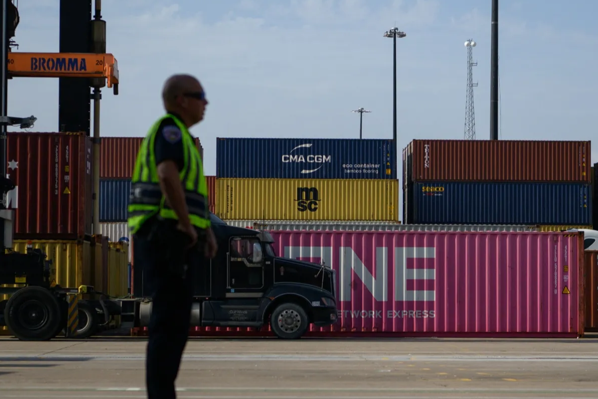 Trade war e incertezas políticas